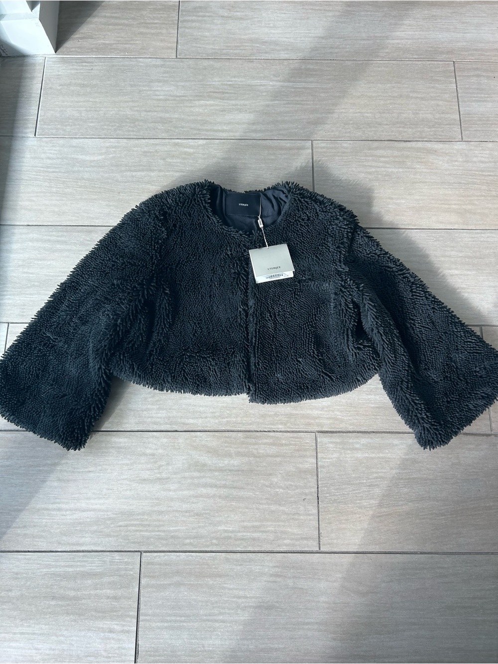 Uterqüe Black Faux-Sherpa Cropped Coat